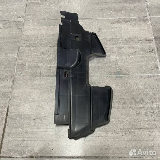 Дефлектор радиатора левый Toyota Camry ACV40 2AZ-F