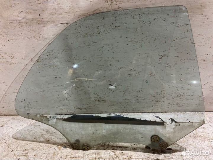 Стекло двери заднее правое Subaru Impreza седан
