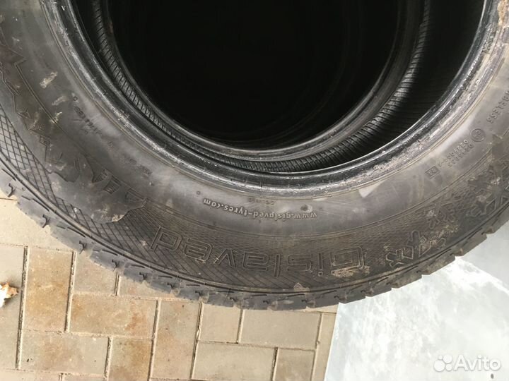 Gislaved Nord Frost 5 215/70 R16 35Q