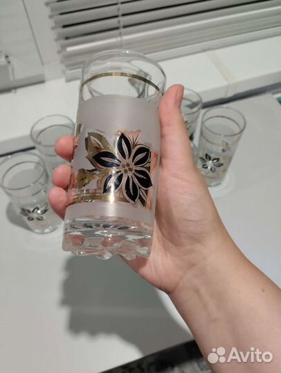 Кувшин со стаканами