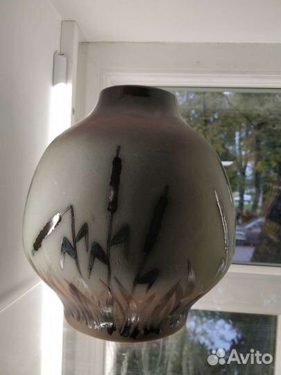 Стеклянная ваза с росписью и эмалью