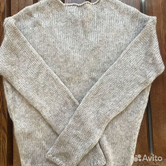 Свитер женский