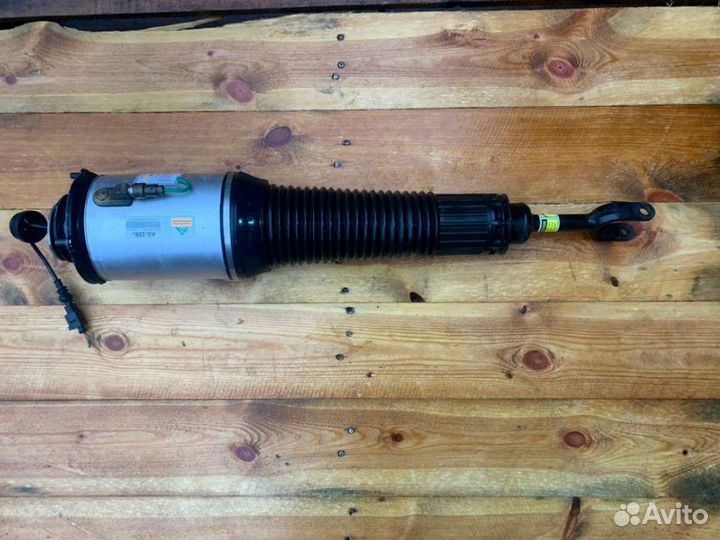 Пневмобаллон Ауди A8 D3 4E передний