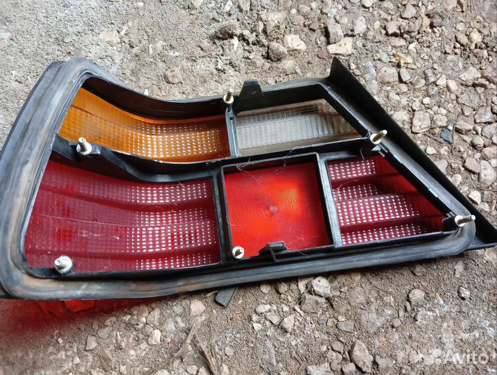 Фонарь задний Hella на мерседес w 124 правый