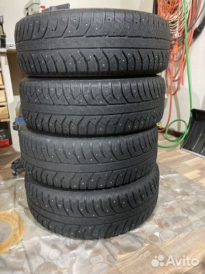 Bridgestone Ice Cruiser 7000S 235/65 R17
