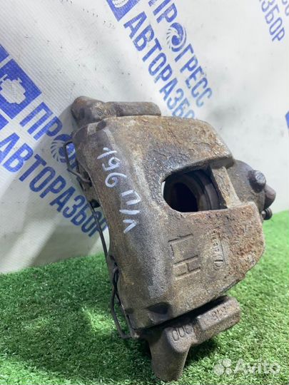 Суппорт передний левый Volvo S40 седан 2.4 B5244S