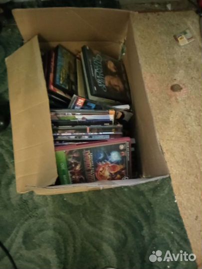 Коробки с dvd дисками + плеер
