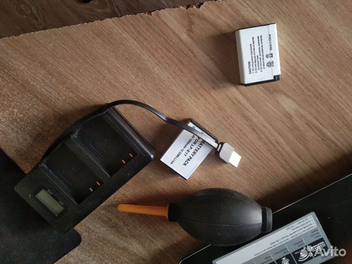 Canon 200d + Объектив canon 18-55 kit + Аксессуары