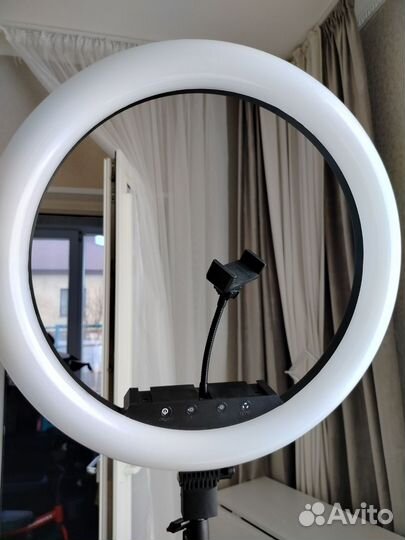 Кольцевая лампа 45 см со штативом