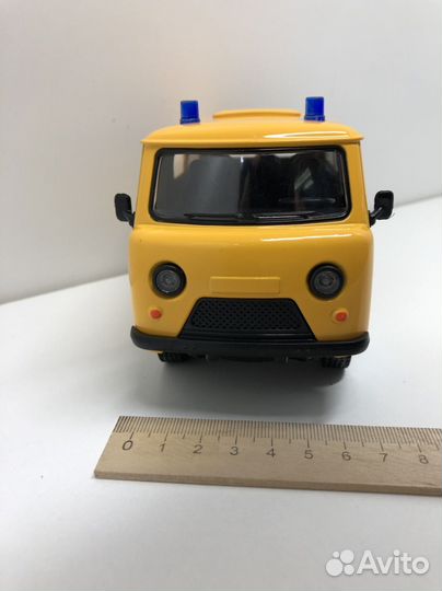 Модель автомобиля Буханка милиция