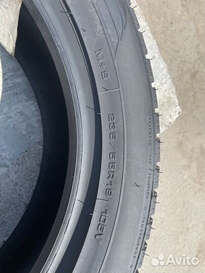 Goodyear EfficientGrip SUV 235/55 R19 105V