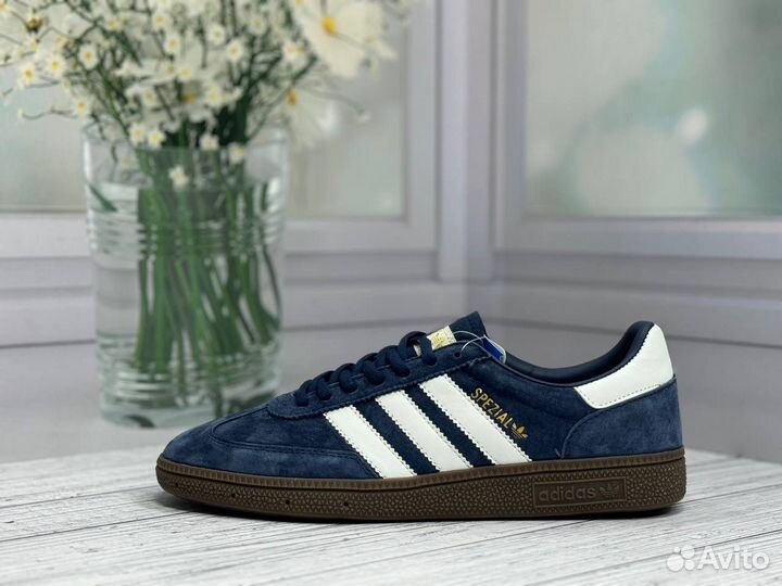 Кроссовки adidas spezial