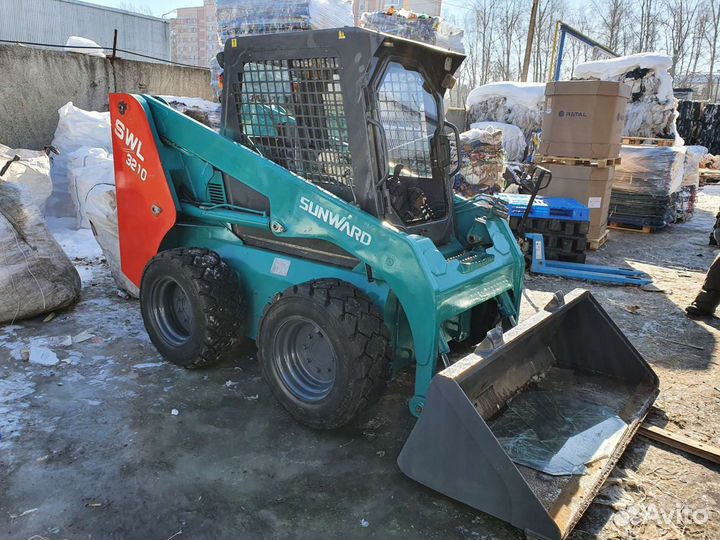 Мини-погрузчик Sunward SWL3210, 2014