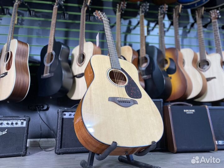 Yamaha FG800 акустическая гитара массив (новая)