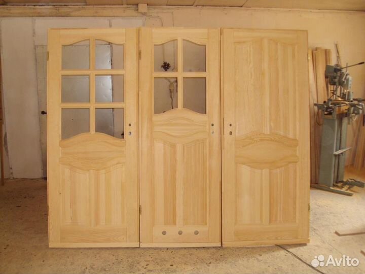 Дверь из массива дерева