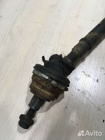 Полуось правая передняя Ауди 100 А6 С4 2.3 МКПП