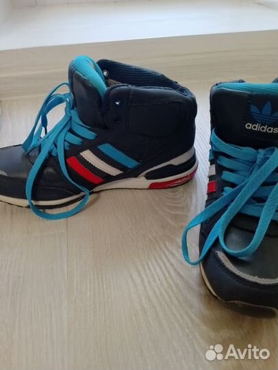 Кроссовки adidas