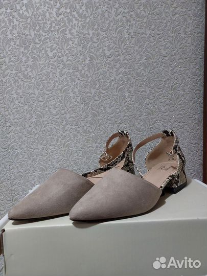 Туфли босоножки с имитацией змеиной кожи