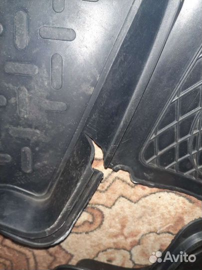 Резиновые коврики на ford C-MAX