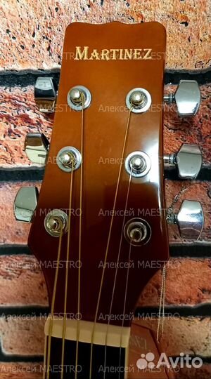 Акустическая гитара в корпусе дредноут