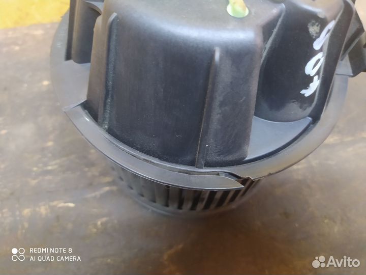 Моторчик печки Renault Logan