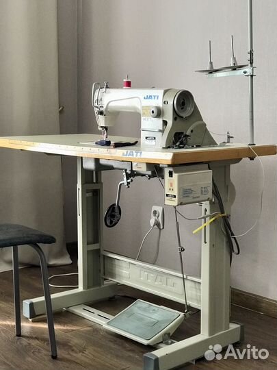Швейная машинка тяжелые и средние ткани