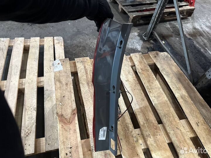 Фонарь левый задний Hyundai H-1 Grand Starex