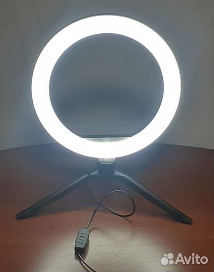 Лампа кольцевая светодиодная