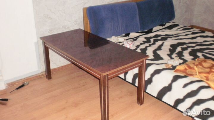 Журнальный столик