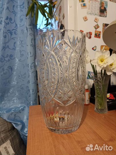 Большая хрустальная ваза