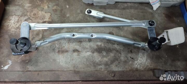 Трапеция привода стеклоочистителей