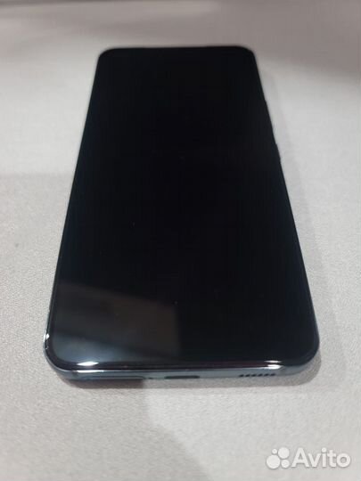 Samsung Galaxy S22, 8/256 ГБ