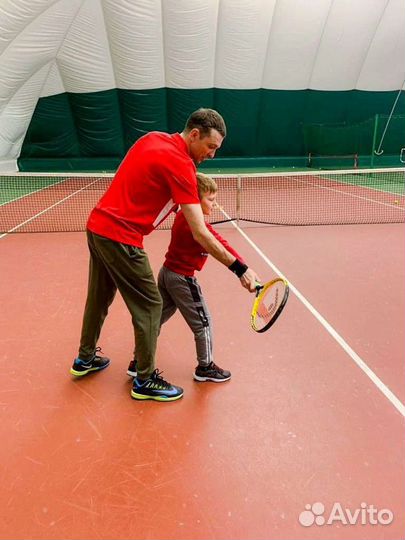 Тренер по большому теннису