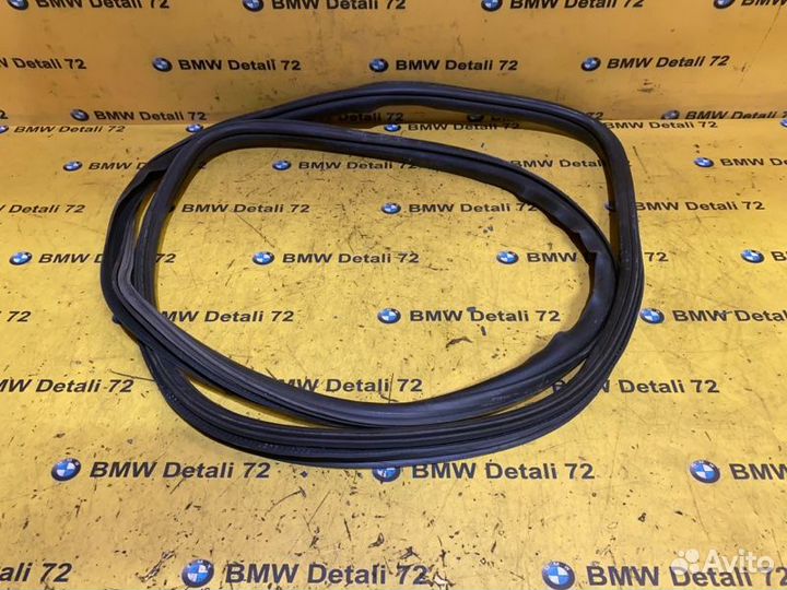 Уплотнитель двери передний Mercedes Viano W639