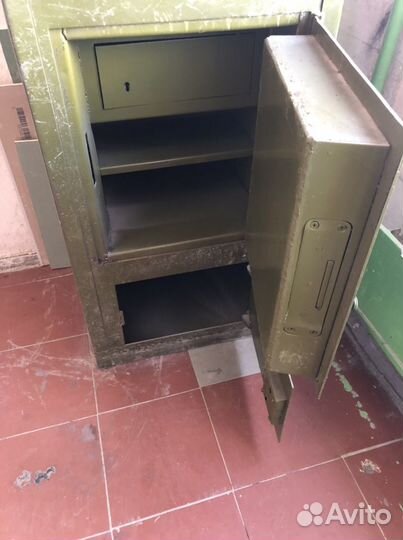 Сейф несгораемый