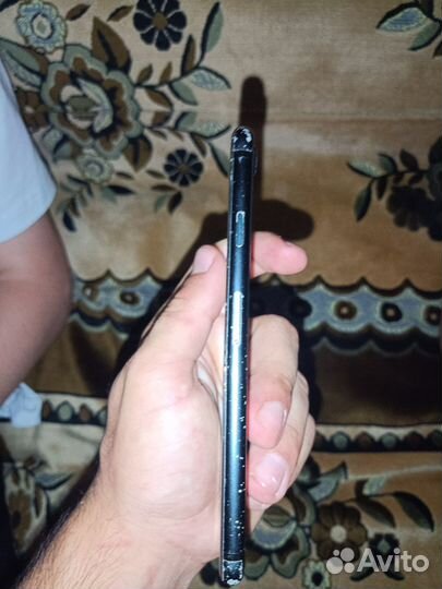 Телефон iPhone 7