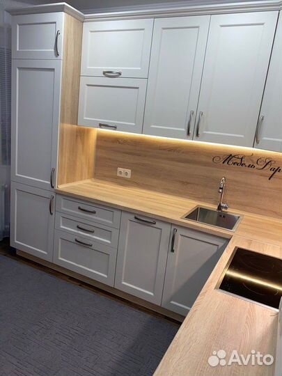 Угловой кухонный гарнитур