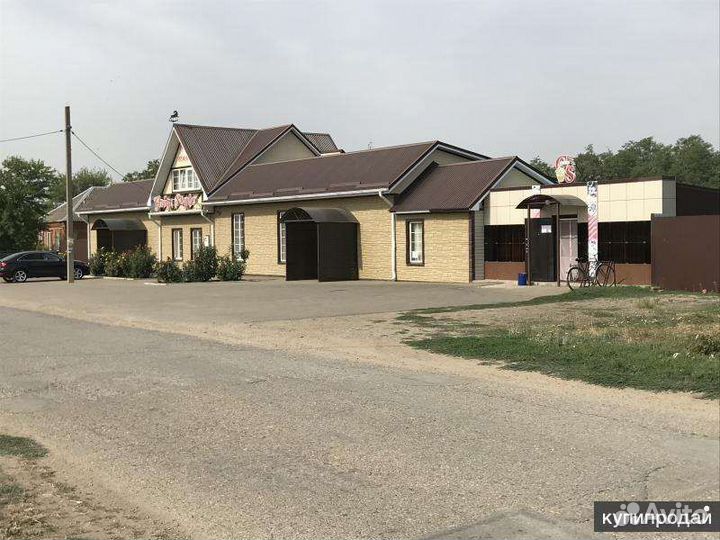 Кафе с магазином