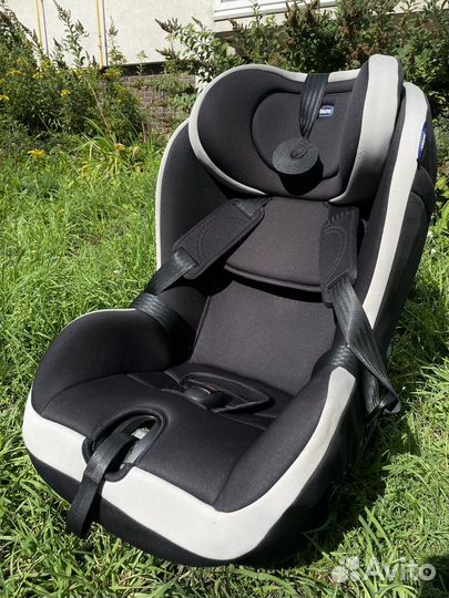 Детское автокресло Chicco 9-18 кг isofix