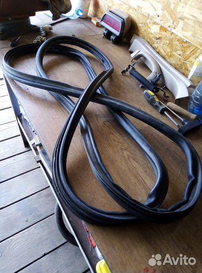 Уплотнитель двери багажника ипсун схм-10