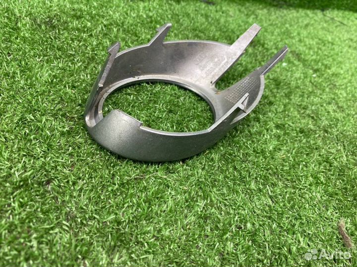 Рамка противотуманной фары левой Audi A4 B7 6064