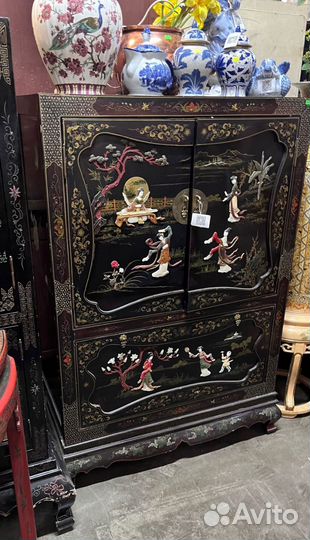 Шкаф. Комод. Шинуазри. Винтажная мебель. Европа