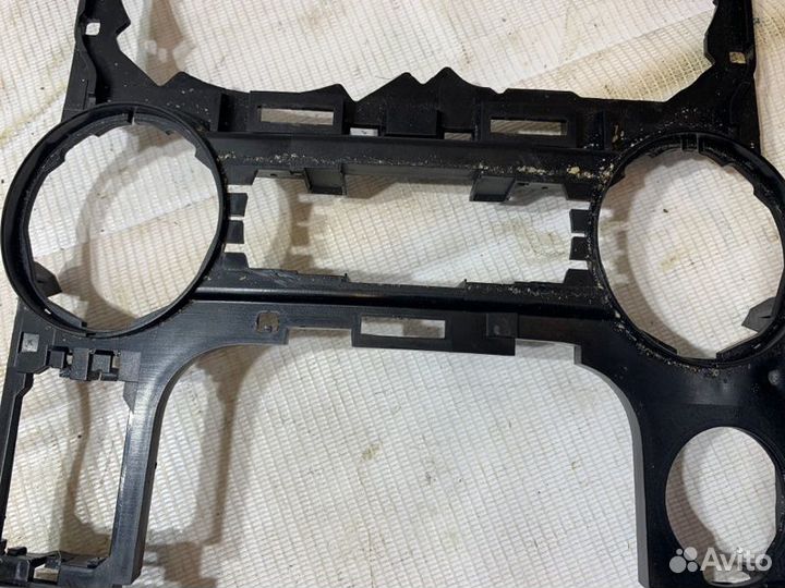 Накладка декоративная Volkswagen Touareg 2002-2010