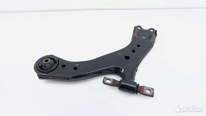 Рычаг подвески передний правый Toyota Camry 70