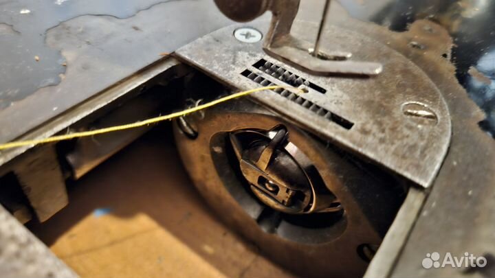 Швейная машина Singer