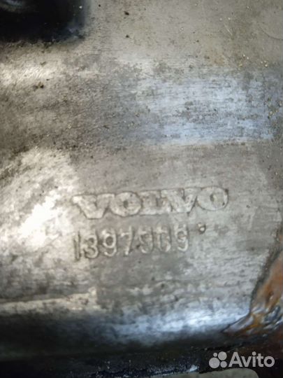 Корпус термостата Вольво С40 В40