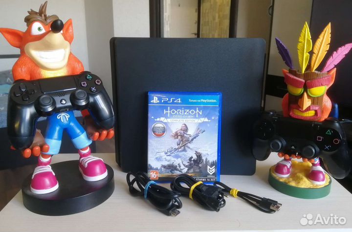 Sony PS4, Slim, 500+ игр, 2 геймпада