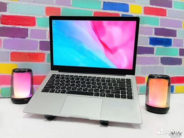 Ноутбук с гарантией 256Gb Intel Radeon