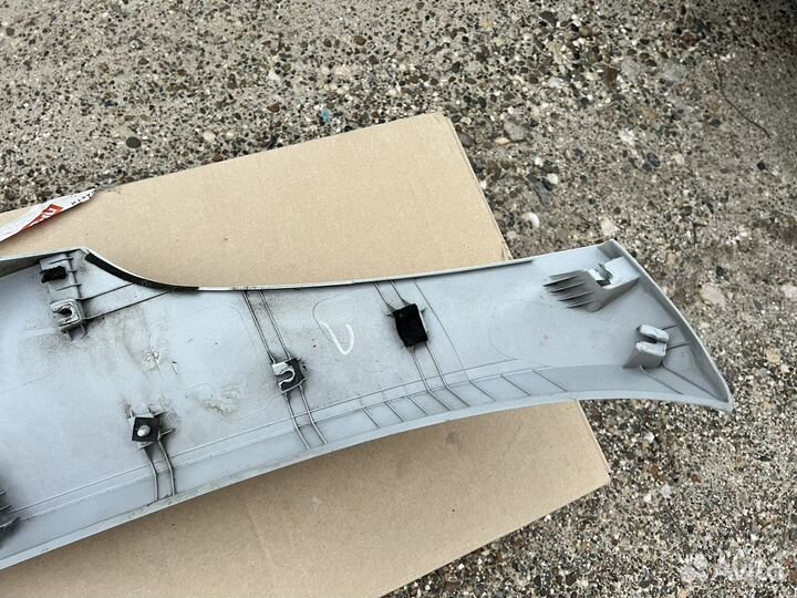 Молдинг крышки багажника