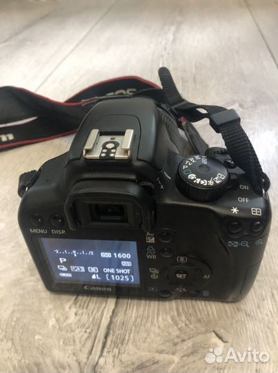 Зеркальный фотоаппарат Canon EOS 1000D